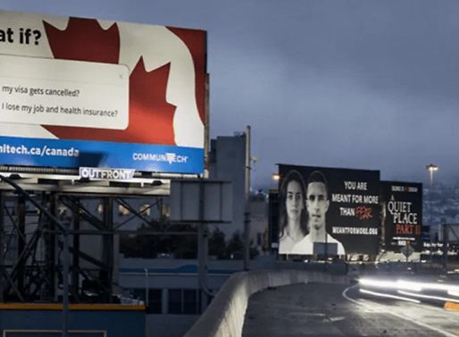 Máquina cortadora de metales por láser utilizada en la industria publicitaria